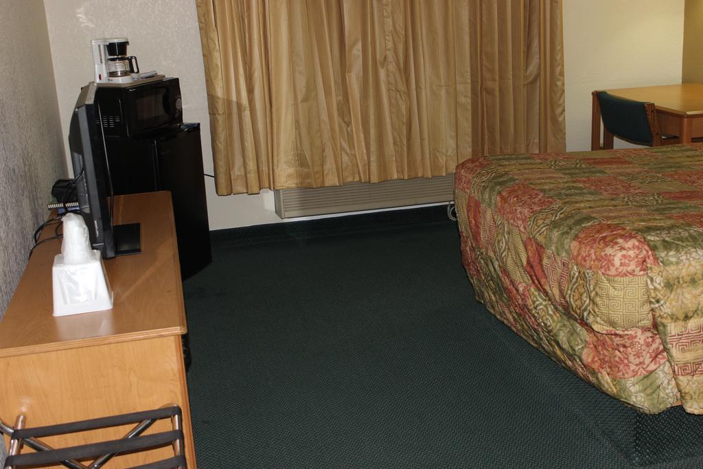 Americas Best Value Inn Grand Forks Dış mekan fotoğraf