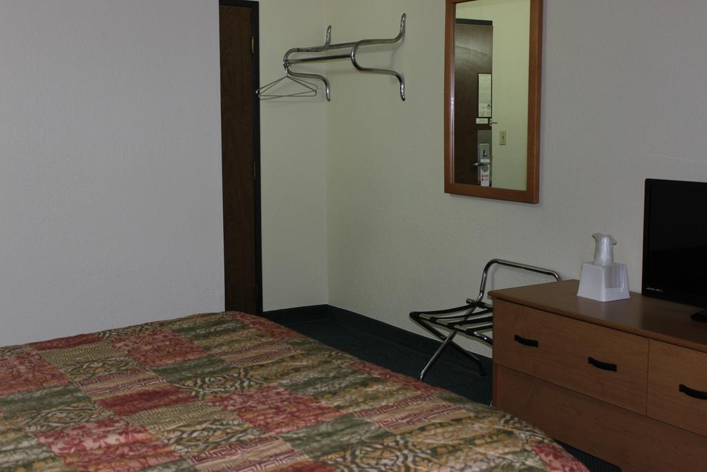 Americas Best Value Inn Grand Forks Dış mekan fotoğraf