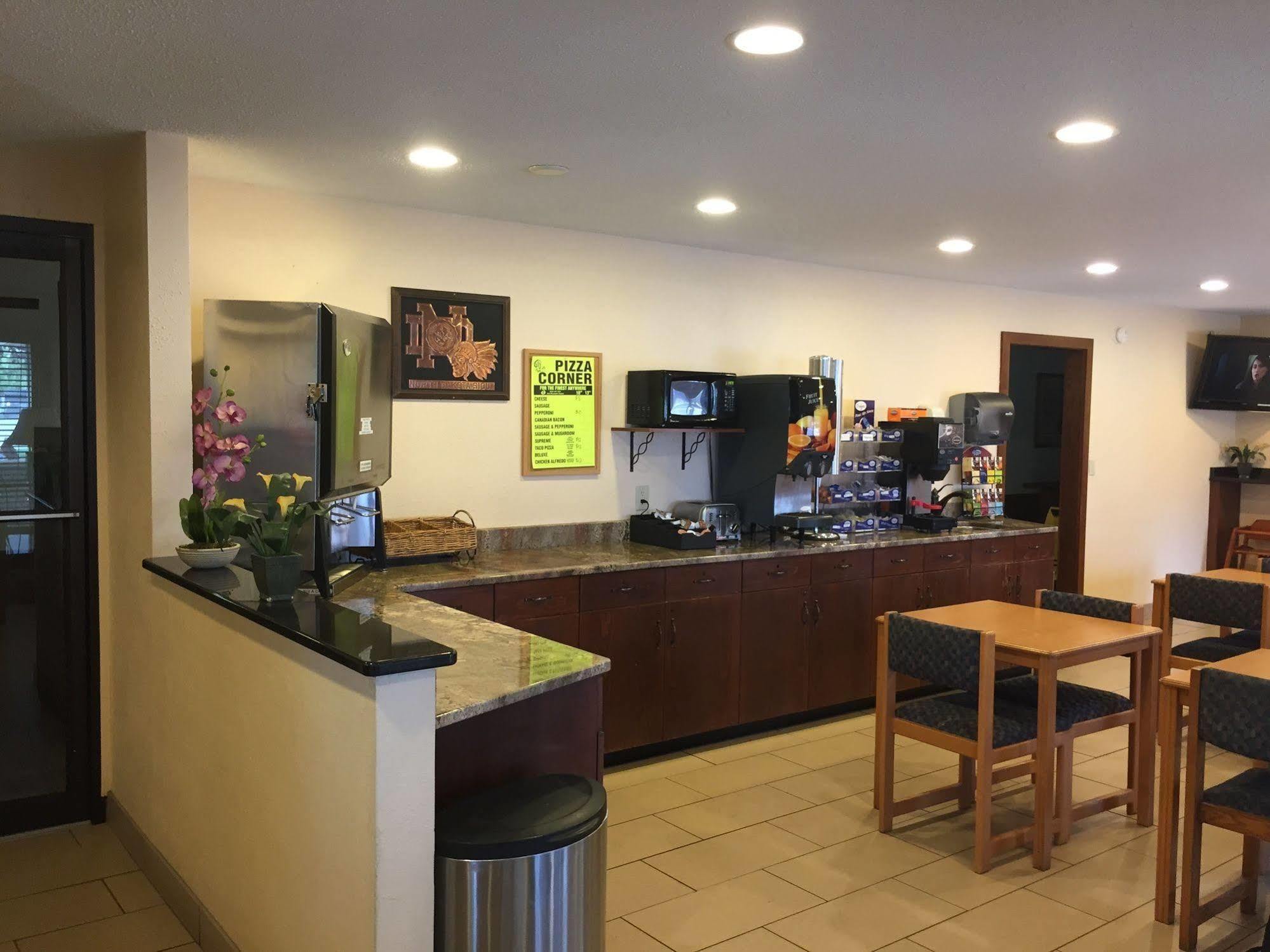 Americas Best Value Inn Grand Forks Dış mekan fotoğraf