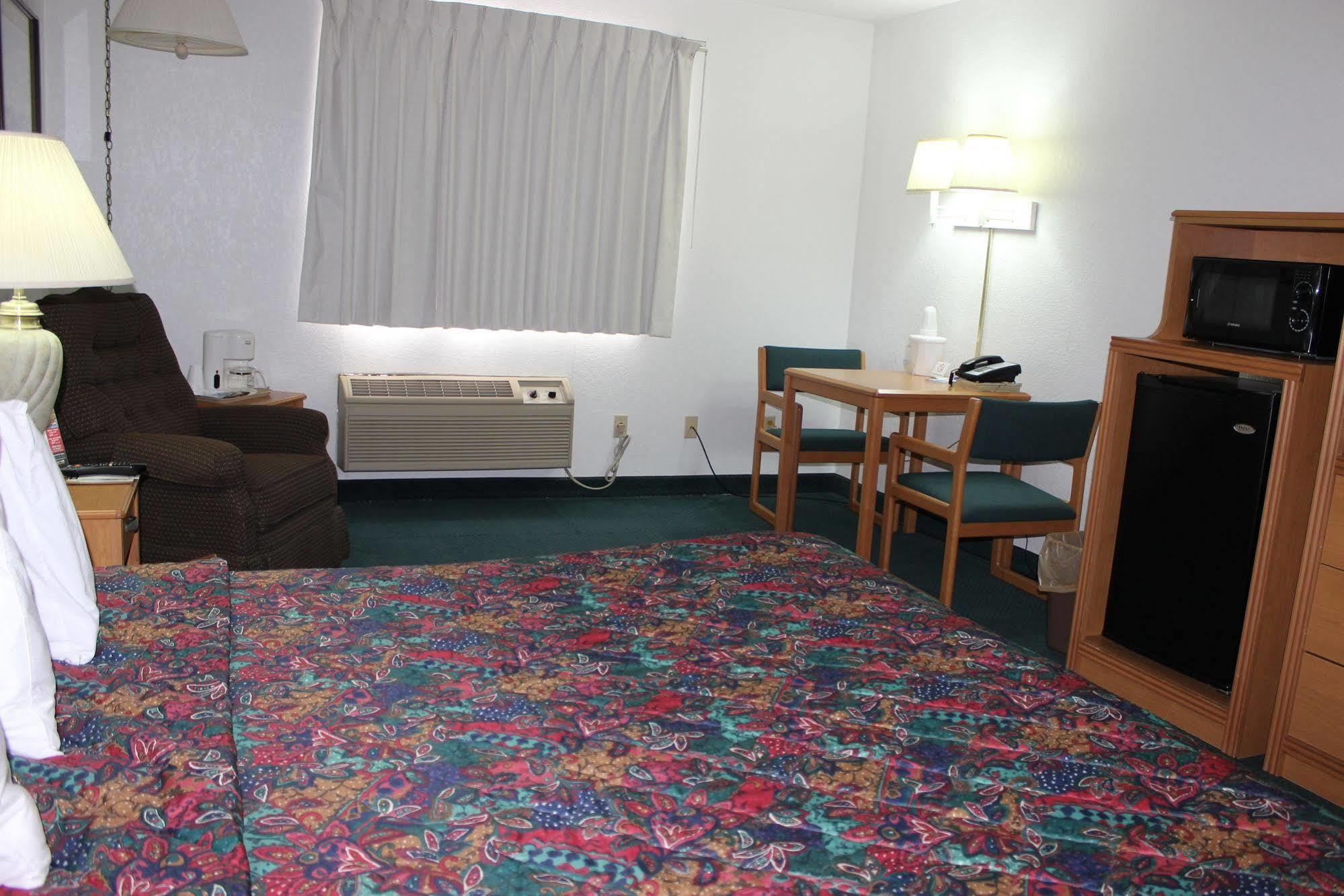 Americas Best Value Inn Grand Forks Dış mekan fotoğraf